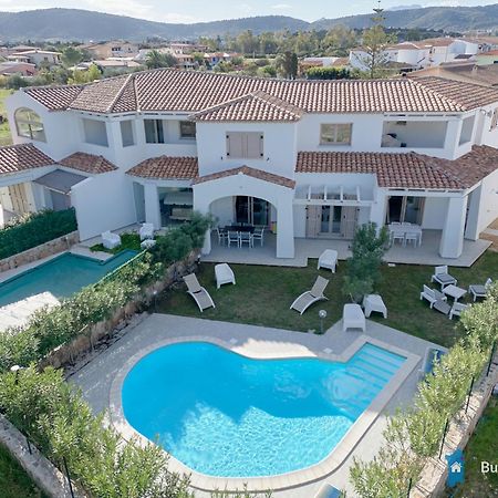 Villetta Con Piscina Budoni Affitti Spiaggia 700 Mt Exteriér fotografie