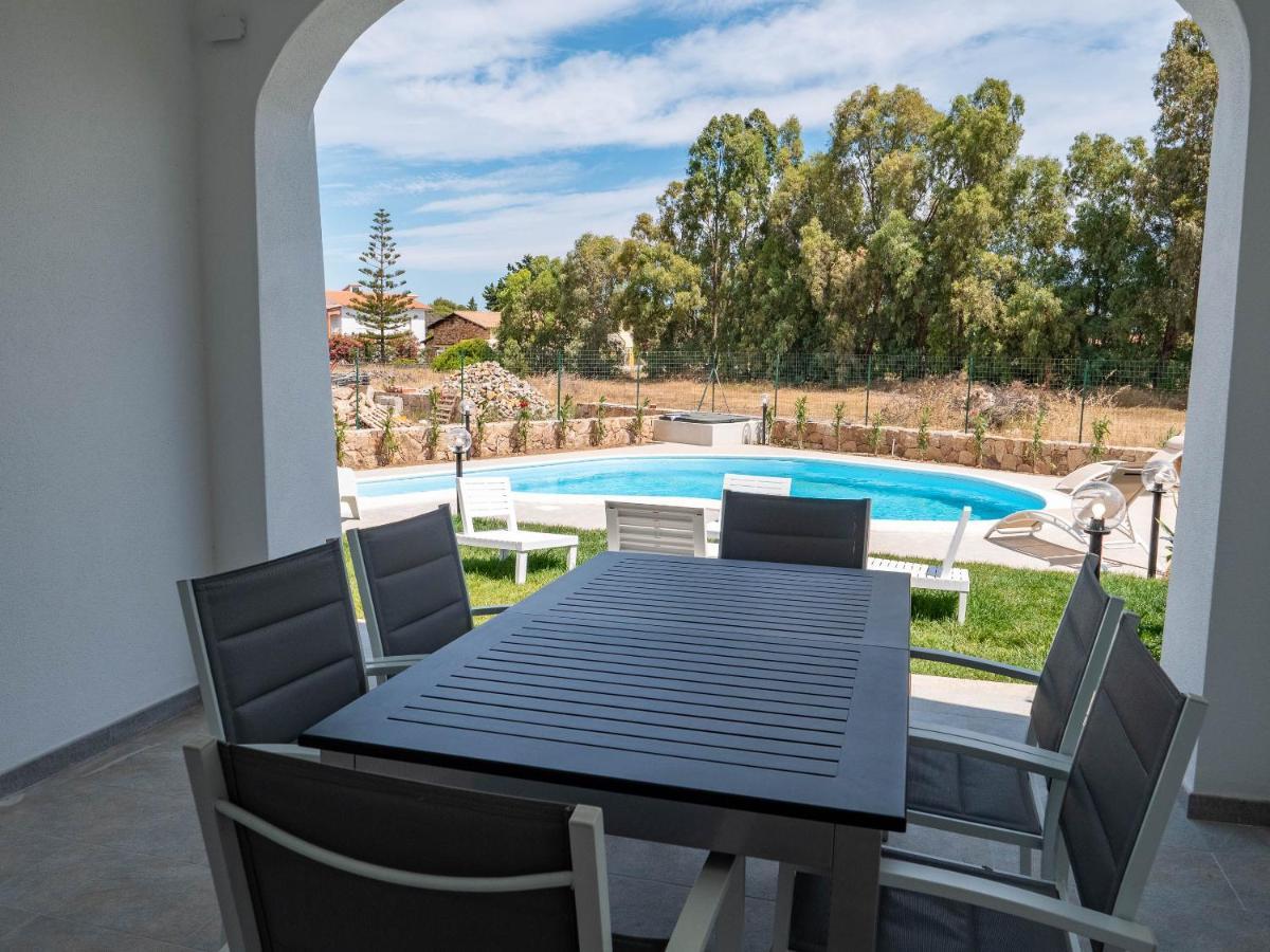 Villetta Con Piscina Budoni Affitti Spiaggia 700 Mt Exteriér fotografie